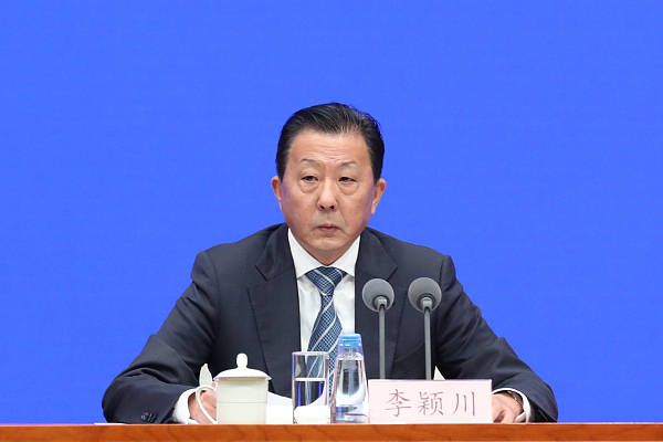 女性撒尿视频